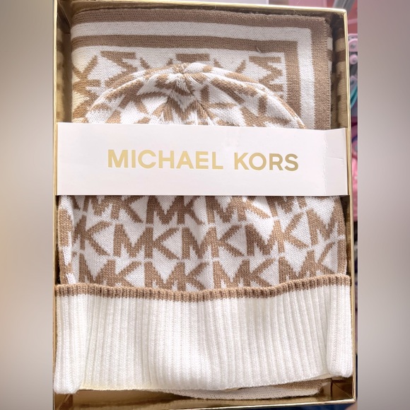 Michael Kors Accessories - Michael Kors Scarf Set